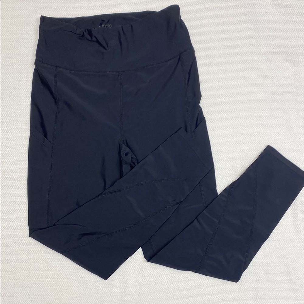 Yummie Leggings High-Waisted Side Pockets Key Pocket Workout Black Size Medium